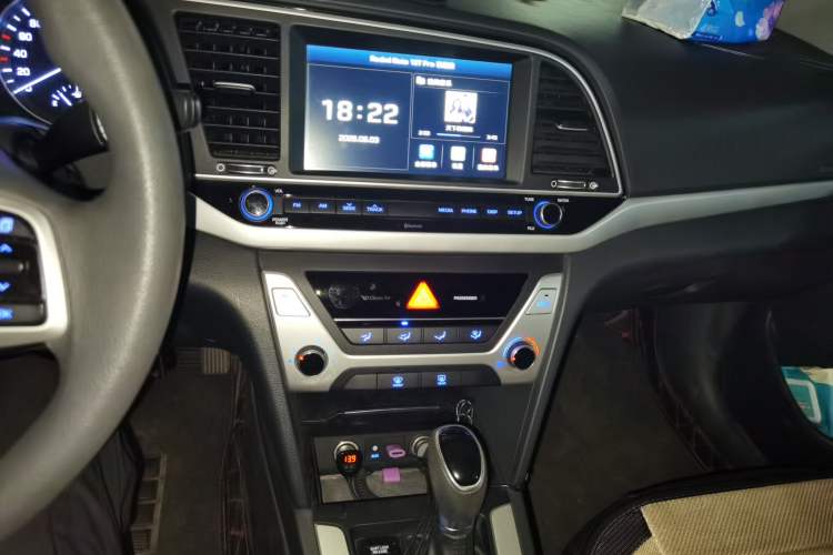 Used Hyundai Elantra (6th Generation / Lingdong) 2016 1.6L Automatic ZhiXuan – Elite Version Audio And AC Panel