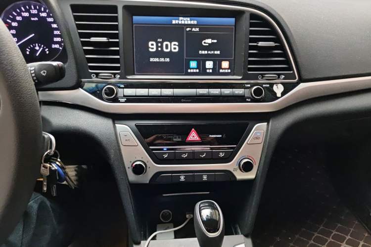 Used Hyundai Elantra (6th Generation / Lingdong) 2016 1.6L Automatic ZhiXuan – Elite Version Audio And AC Panel