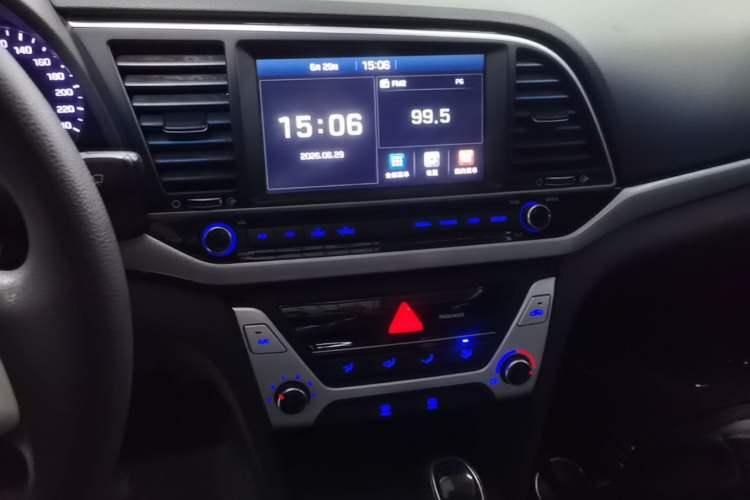 Used Hyundai Elantra (6th Generation / Lingdong) 2016 1.6L Automatic ZhiXuan – Elite Version Audio And AC Panel