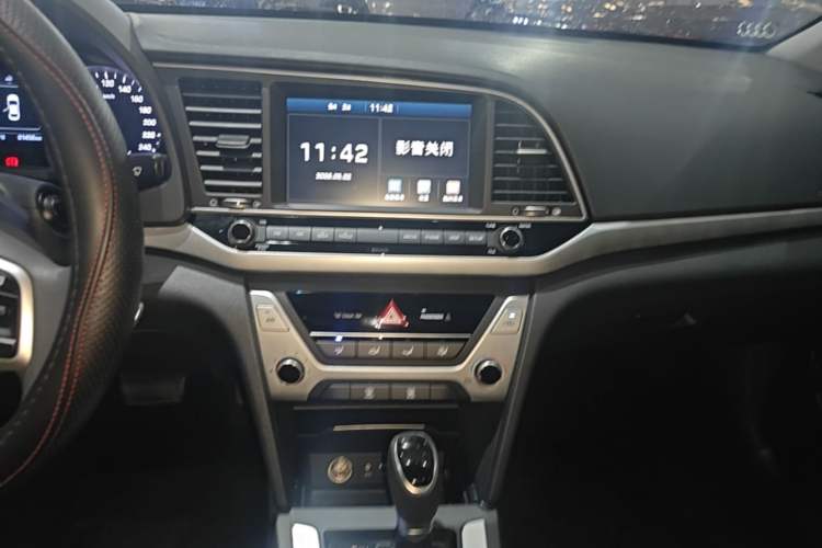 Used Hyundai Elantra (6th Generation / Lingdong) 2016 1.6L Automatic ZhiXuan – Elite Version Audio And AC Panel