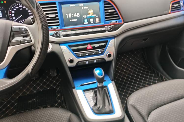 Used Hyundai Elantra (6th Generation / Lingdong) 2016 1.6L Automatic ZhiXuan – Elite Version Audio And AC Panel