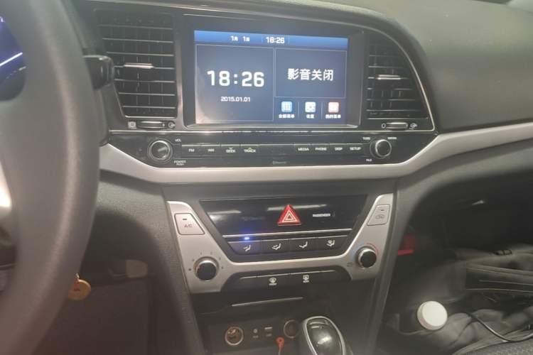 Used Hyundai Elantra (6th Generation / Lingdong) 2016 1.6L Automatic ZhiXuan – Elite Version Audio And AC Panel