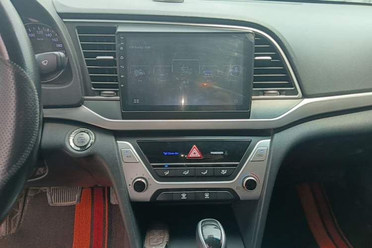 Used Hyundai Elantra (6th Generation / Lingdong) 2016 1.6L Automatic ZhiXuan – Elite Version Audio And AC Panel
