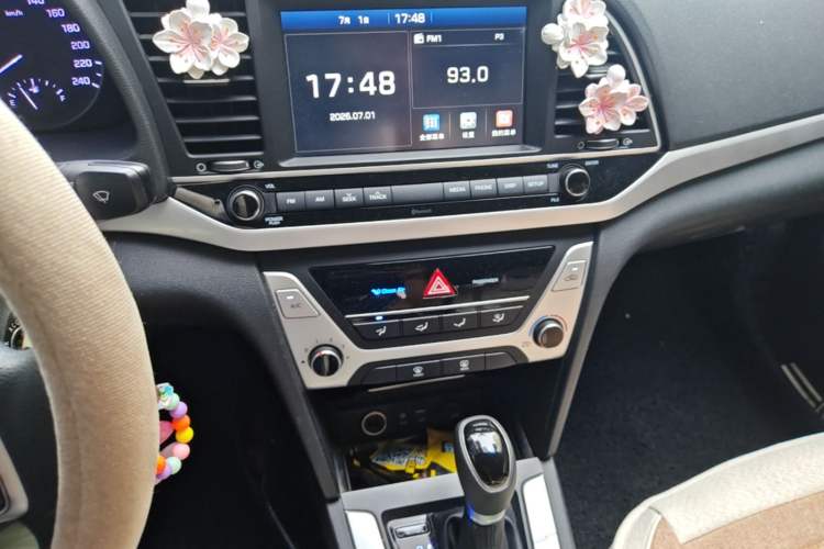 Used Hyundai Elantra (6th Generation / Lingdong) 2016 1.6L Automatic ZhiXuan – Elite Version Audio And AC Panel