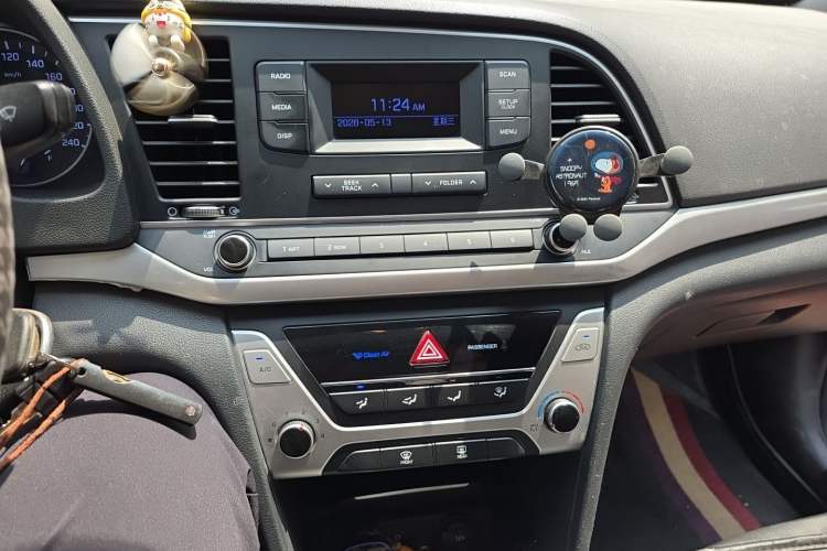 Used Hyundai Elantra (6th Generation / Lingdong) 2016 1.6L Manual ZhiXuan·Youth Edition Audio And AC Panel