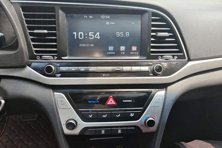 Used Hyundai Elantra (6th Generation / Lingdong) 2016 1.6L Automatic ZhiXuan – Elite Version Audio And AC Panel