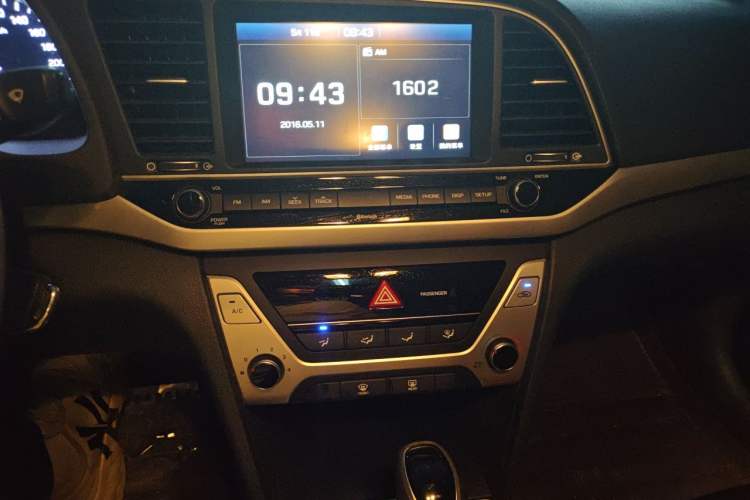 Used Hyundai Elantra (6th Generation / Lingdong) 2016 1.6L Automatic ZhiXuan – Elite Version Audio And AC Panel
