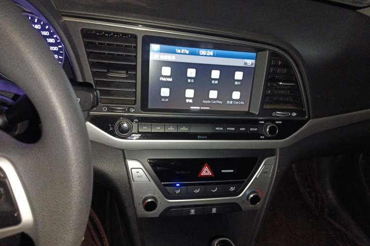 Used Hyundai Elantra (6th Generation / Lingdong) 2016 1.6L Automatic ZhiXuan – Elite Version Audio And AC Panel