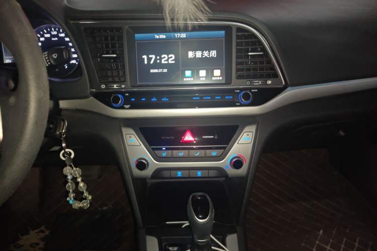 Used Hyundai Elantra (6th Generation / Lingdong) 2016 1.6L Automatic ZhiXuan – Elite Version Audio And AC Panel