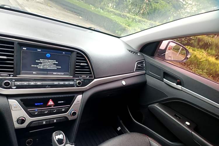 Used Hyundai Elantra (6th Generation / Lingdong) 2016 1.6L Automatic ZhiXuan – Elite Version Audio And AC Panel