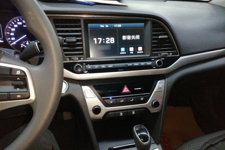Used Hyundai Elantra (6th Generation / Lingdong) 2016 1.6L Automatic ZhiXuan – Elite Version Audio And AC Panel