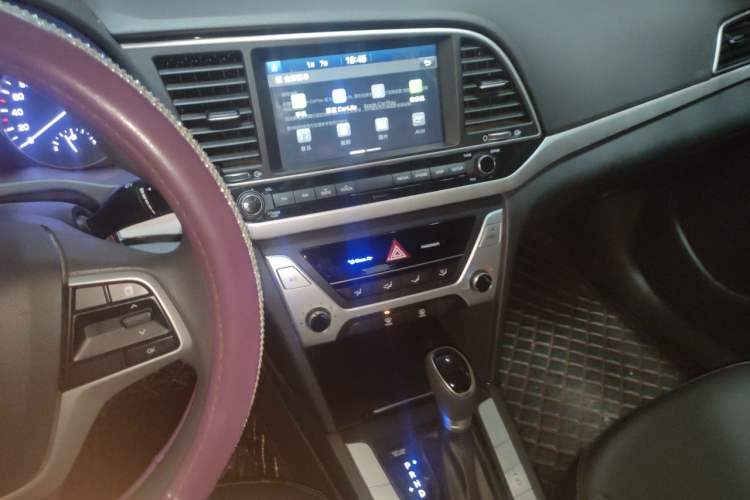 Used Hyundai Elantra (6th Generation / Lingdong) 2016 1.6L Automatic ZhiXuan – Elite Version Audio And AC Panel