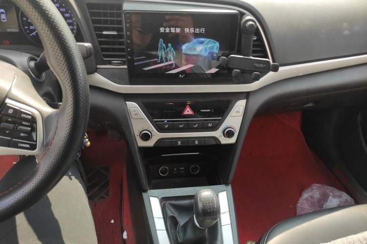Used Hyundai Elantra (6th Generation / Lingdong) 2016 1.6L Manual ZhiXuan·Youth Edition Audio And AC Panel