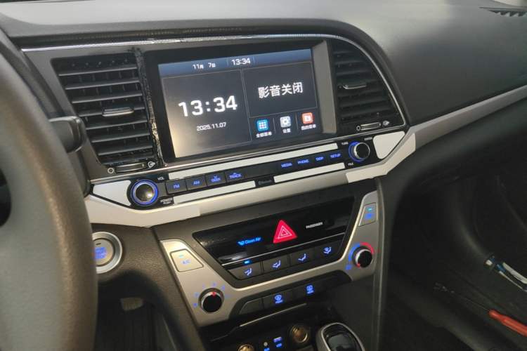 Used Hyundai Elantra (6th Generation / Lingdong) 2016 1.6L Automatic ZhiXuan – Elite Version Audio And AC Panel