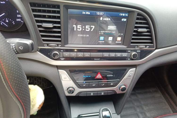 Used Hyundai Elantra (6th Generation / Lingdong) 2016 1.6L Automatic ZhiXuan – Elite Version Audio And AC Panel