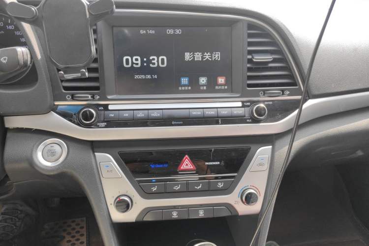 Used Hyundai Elantra (6th Generation / Lingdong) 2016 1.6L Automatic ZhiXuan – Elite Version Audio And AC Panel