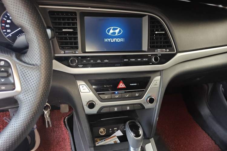 Used Hyundai Elantra (6th Generation / Lingdong) 2016 1.6L Automatic ZhiXuan – Elite Version Audio And AC Panel