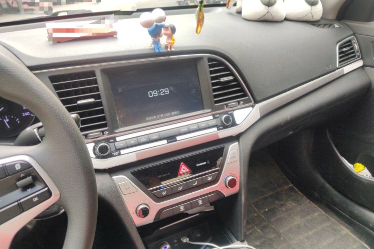 Used Hyundai Elantra (6th Generation / Lingdong) 2016 1.6L Automatic ZhiXuan – Elite Version Audio And AC Panel