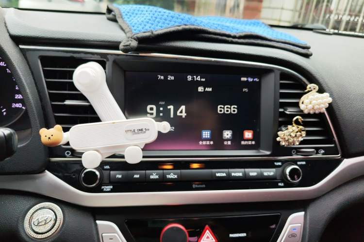 Used Hyundai Elantra (6th Generation / Lingdong) 2016 1.6L Automatic ZhiXuan – Elite Version Audio And AC Panel