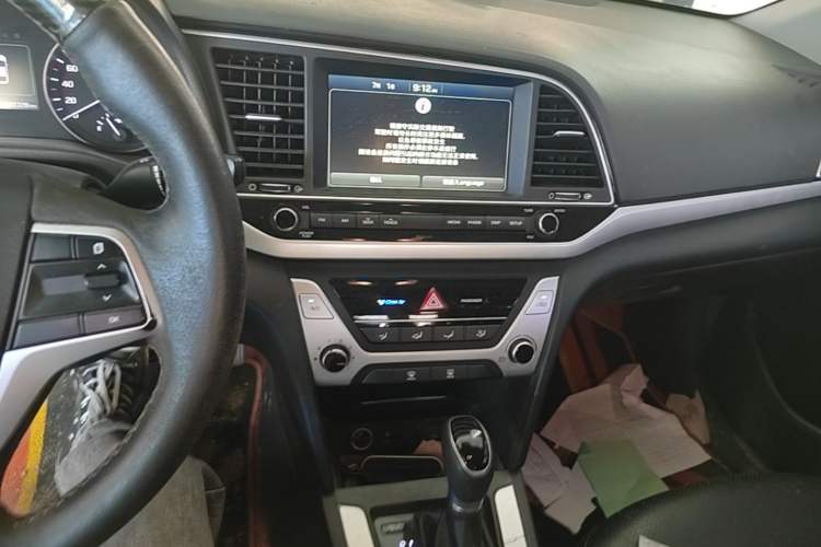 Used Hyundai Elantra (6th Generation / Lingdong) 2016 1.6L Automatic ZhiXuan – Elite Version Audio And AC Panel