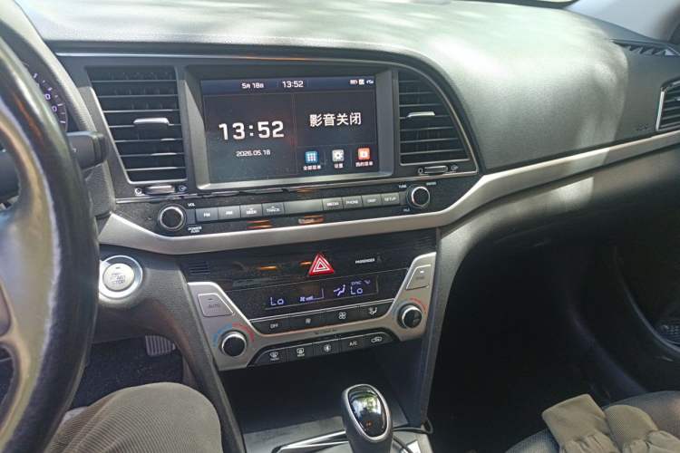 Used Hyundai Elantra (6th Generation / Lingdong) 2016 1.6L Automatic ZhiXuan · Flagship Edition Audio And AC Panel