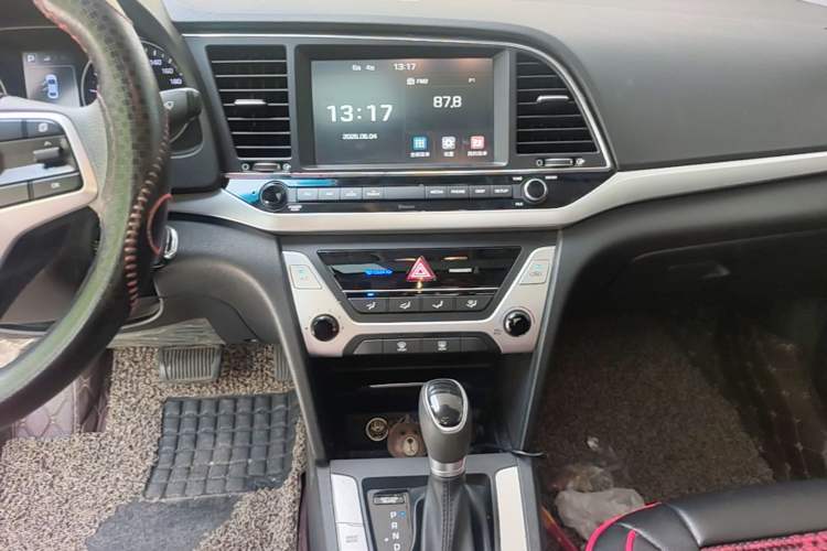 Used Hyundai Elantra (6th Generation / Lingdong) 2016 1.6L Automatic ZhiXuan – Elite Version Audio And AC Panel