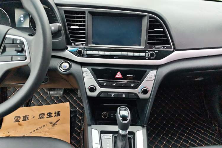 Used Hyundai Elantra (6th Generation / Lingdong) 2016 1.6L Automatic ZhiXuan – Elite Version Audio And AC Panel