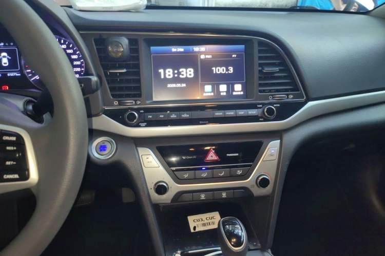 Used Hyundai Elantra (6th Generation / Lingdong) 2016 1.6L Automatic ZhiXuan – Elite Version Audio And AC Panel