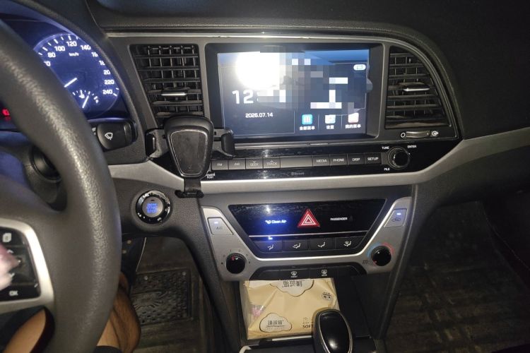 Used Hyundai Elantra (6th Generation / Lingdong) 2016 1.6L Automatic ZhiXuan – Elite Version Audio And AC Panel