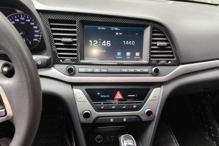 Used Hyundai Elantra (6th Generation / Lingdong) 2016 1.6L Automatic ZhiXuan – Elite Version Audio And AC Panel