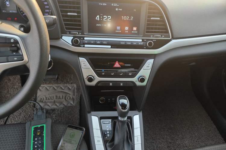 Used Hyundai Elantra (6th Generation / Lingdong) 2016 1.6L Automatic ZhiXuan – Elite Version Audio And AC Panel