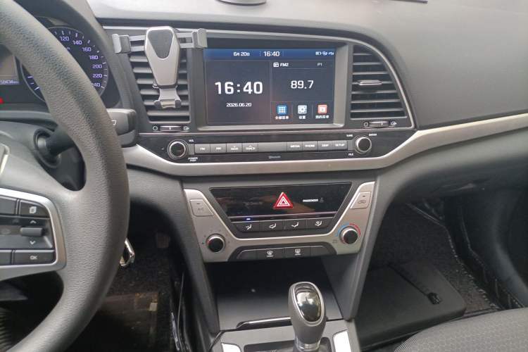 Used Hyundai Elantra (6th Generation / Lingdong) 2016 1.6L Automatic ZhiXuan – Elite Version Audio And AC Panel
