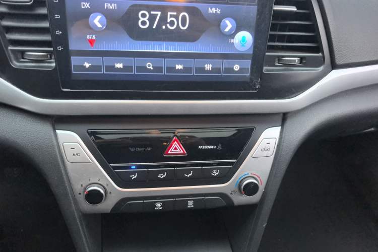 Used Hyundai Elantra (6th Generation / Lingdong) 2016 1.6L Manual ZhiXuan · Dynamic Model Audio And AC Panel