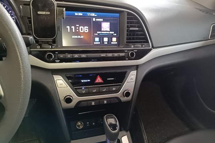 Used Hyundai Elantra (6th Generation / Lingdong) 2016 1.6L Automatic ZhiXuan – Elite Version Audio And AC Panel