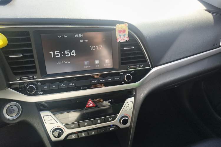 Used Hyundai Elantra (6th Generation / Lingdong) 2016 1.6L Automatic ZhiXuan · Flagship Edition Audio And AC Panel