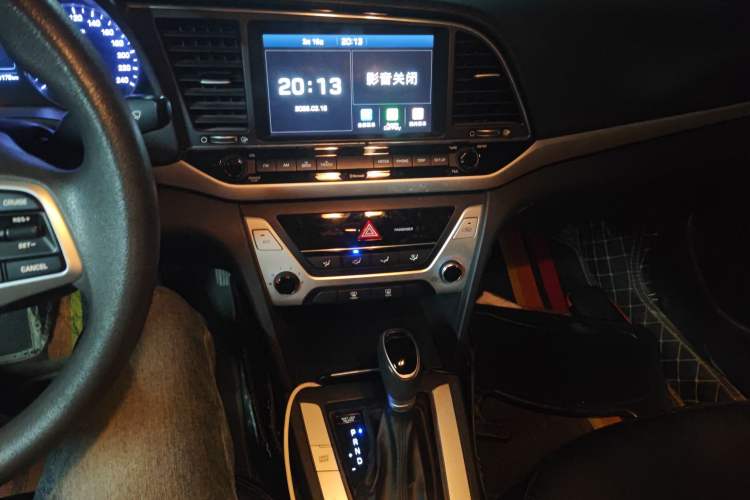 Used Hyundai Elantra (6th Generation / Lingdong) 2016 1.6L Automatic ZhiXuan – Elite Version Audio And AC Panel
