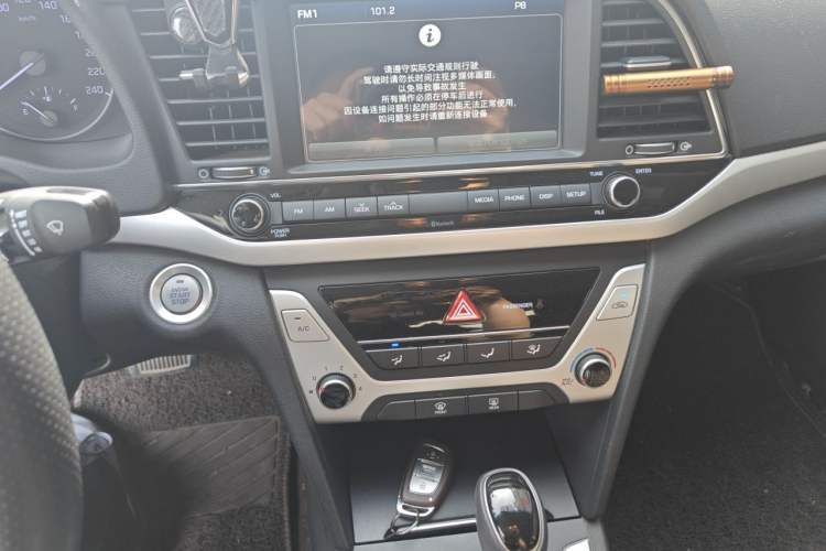 Used Hyundai Elantra (6th Generation / Lingdong) 2016 1.6L Automatic ZhiXuan – Elite Version Audio And AC Panel