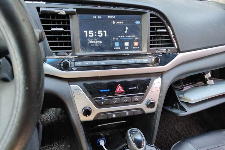 Used Hyundai Elantra (6th Generation / Lingdong) 2016 1.6L Automatic ZhiXuan – Elite Version Audio And AC Panel