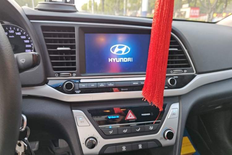 Used Hyundai Elantra (6th Generation / Lingdong) 2016 1.6L Automatic ZhiXuan – Elite Version Audio And AC Panel
