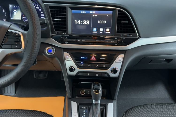 Used Hyundai Elantra (6th Generation / Lingdong) 2016 1.6L Automatic ZhiXuan – Elite Version Audio And AC Panel