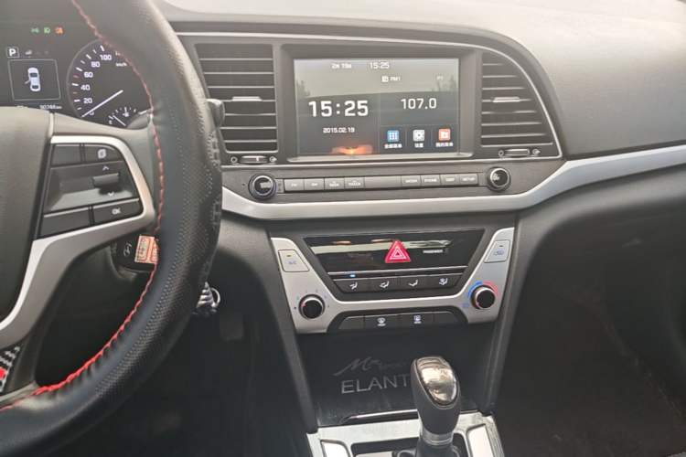Used Hyundai Elantra (6th Generation / Lingdong) 2016 1.6L Automatic ZhiXuan – Elite Version Audio And AC Panel