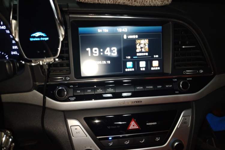 Used Hyundai Elantra (6th Generation / Lingdong) 2016 1.6L Automatic ZhiXuan – Elite Version Audio And AC Panel