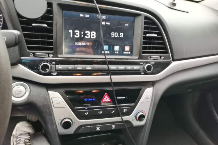 Used Hyundai Elantra (6th Generation / Lingdong) 2016 1.6L Automatic ZhiXuan – Elite Version Audio And AC Panel