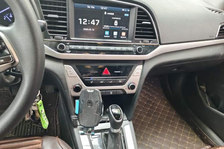 Used Hyundai Elantra (6th Generation / Lingdong) 2016 1.6L Automatic ZhiXuan – Elite Version Audio And AC Panel