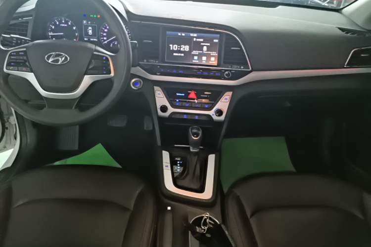 Used Hyundai Elantra (6th Generation / Lingdong) 2016 1.6L Automatic ZhiXuan – Elite Version Audio And AC Panel