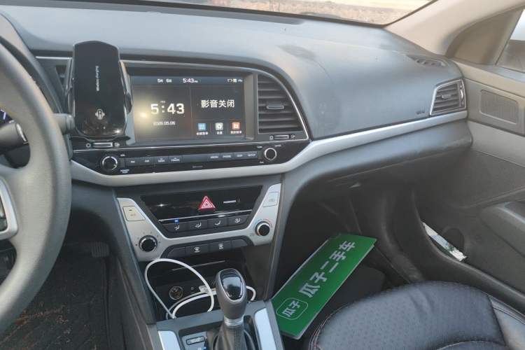 Used Hyundai Elantra (6th Generation / Lingdong) 2016 1.6L Automatic ZhiXuan – Elite Version Audio And AC Panel