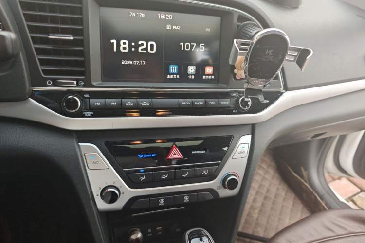 Used Hyundai Elantra (6th Generation / Lingdong) 2016 1.6L Automatic ZhiXuan – Elite Version Audio And AC Panel