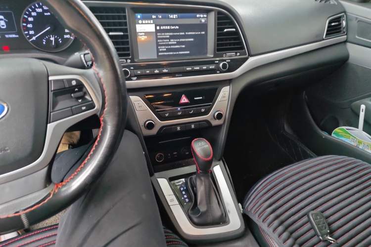 Used Hyundai Elantra (6th Generation / Lingdong) 2016 1.6L Automatic ZhiXuan – Elite Version Audio And AC Panel