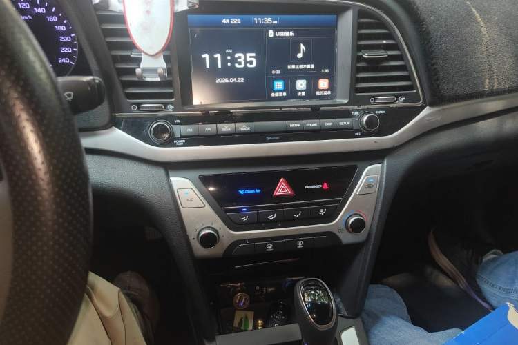 Used Hyundai Elantra (6th Generation / Lingdong) 2016 1.6L Automatic ZhiXuan – Elite Version Audio And AC Panel