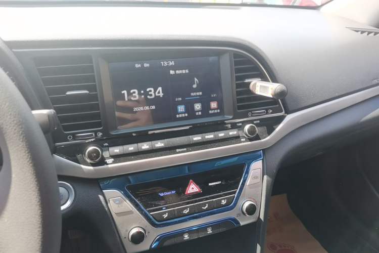 Used Hyundai Elantra (6th Generation / Lingdong) 2016 1.6L Automatic ZhiXuan – Elite Version Audio And AC Panel
